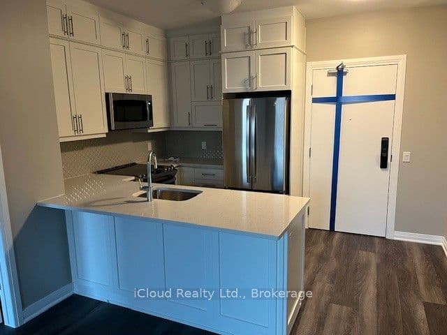 95 Dundas Street 325, Oakville, ON L6M 5N4 – photo 2