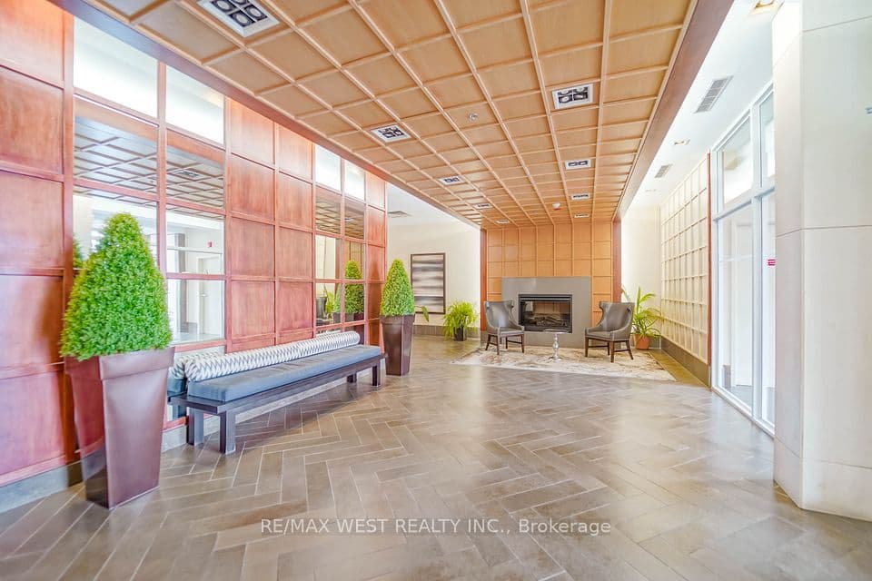 3391 Bloor Street W 609, Toronto, ON M8X 1G3 – photo 2