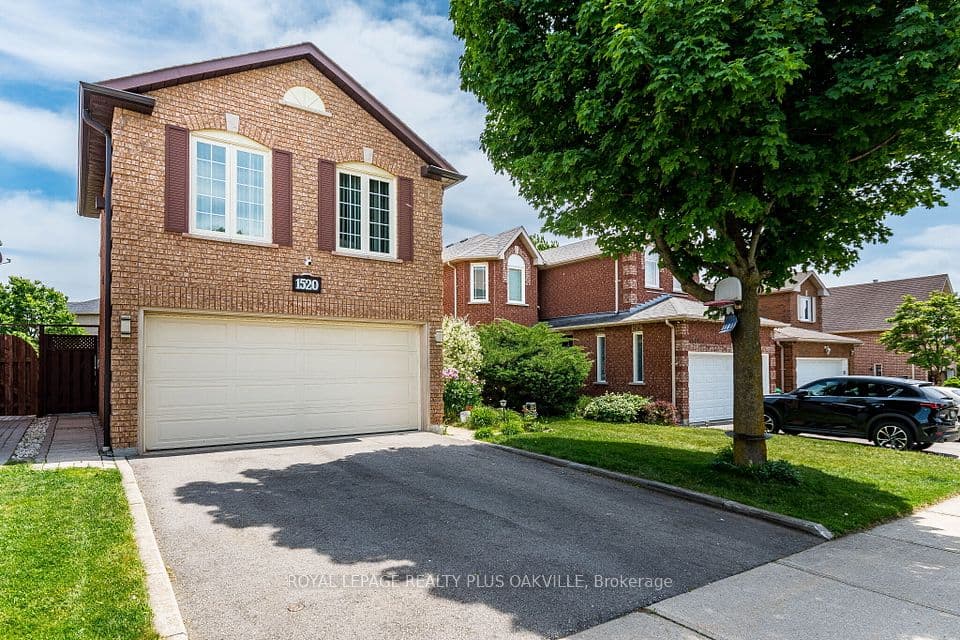 1520 Roseway Drive, Mississauga, ON L5M 5M5 – photo 2