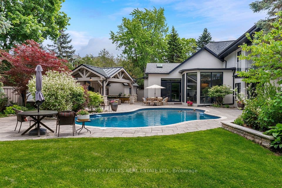 66 Thorncrest Road, Toronto, ON M9A 1S9 – main photo