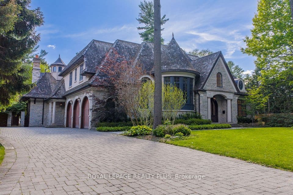 1476 Carmen Drive, Mississauga, ON L5G 3Z1 – photo 2