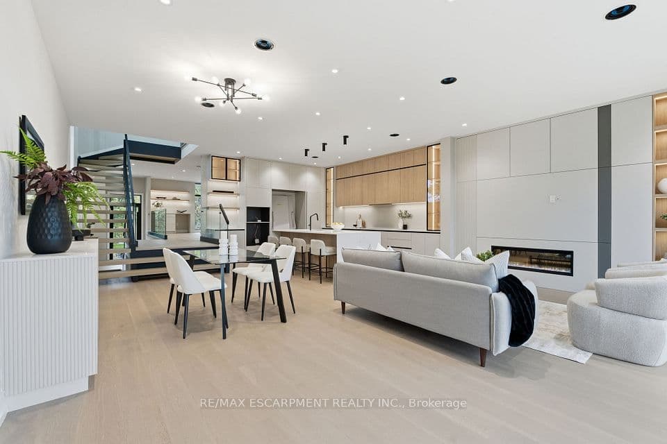 957 Halliday Avenue, Mississauga, ON L5E 1P4 – main photo