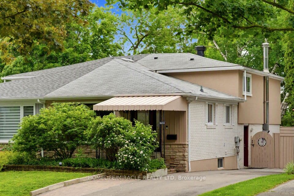 1612 Wavell Crescent, Mississauga, ON L4X 1X1 – main photo