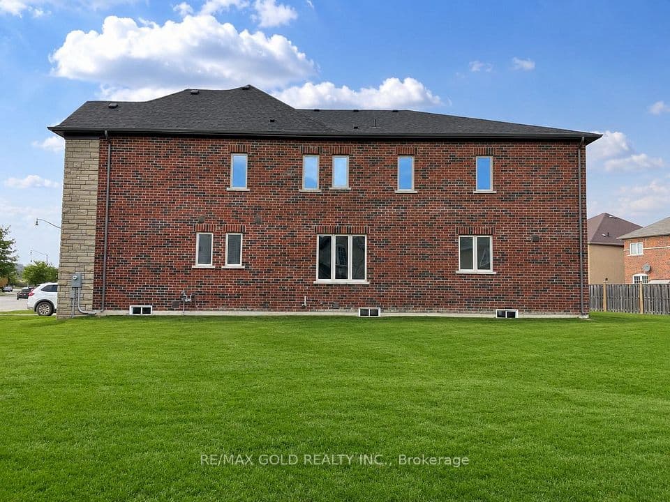 31 Dolomite Drive, Brampton, ON L6P 4R6 – photo 2