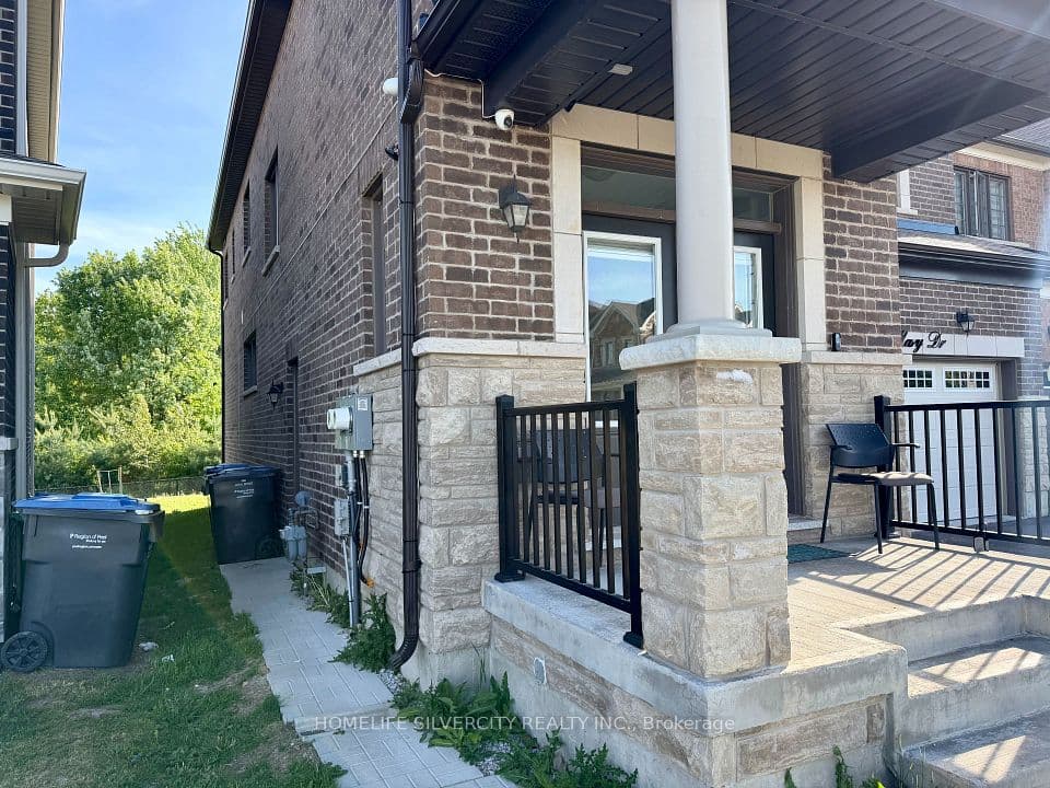 588 Queen Mary Drive, Brampton, ON L7A 5H5 – photo 3