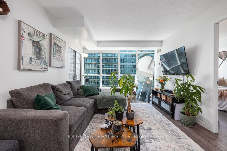 185 Legion Road 1808, Toronto, ON M8Y 0A1 – photo 2