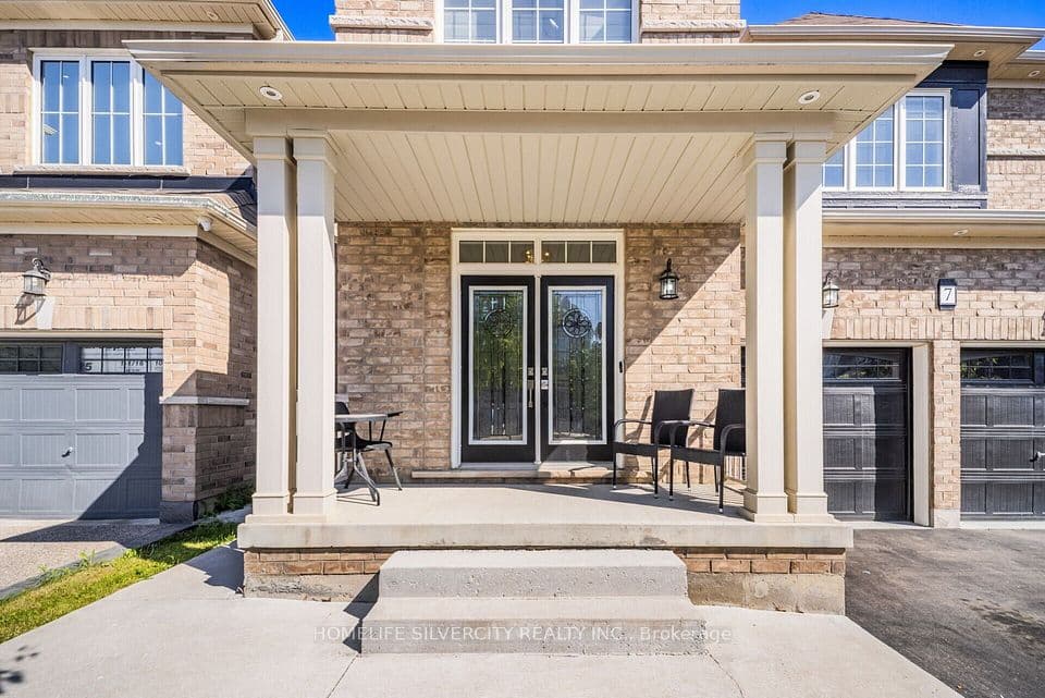 7 Iguana Trail, Brampton, ON L7A 4N2 – photo 3