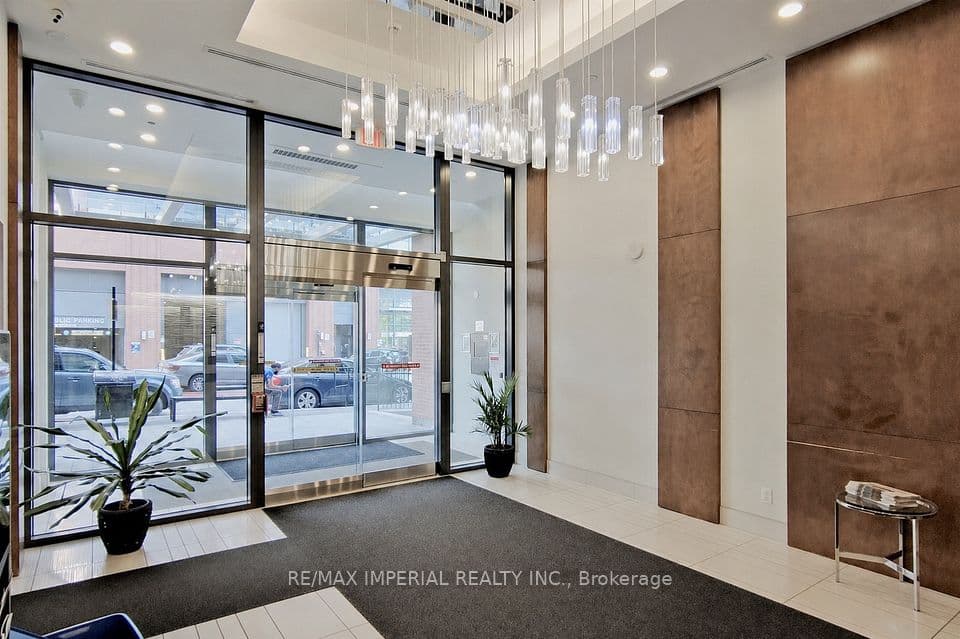 2212 Lake Shore Boulevard W 3001, Toronto, ON M8V 0C2 – photo 2