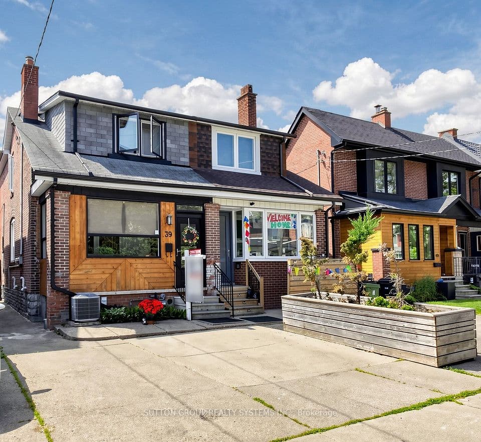 39 Exeter Street, Toronto, ON M6N 1G3 – main photo