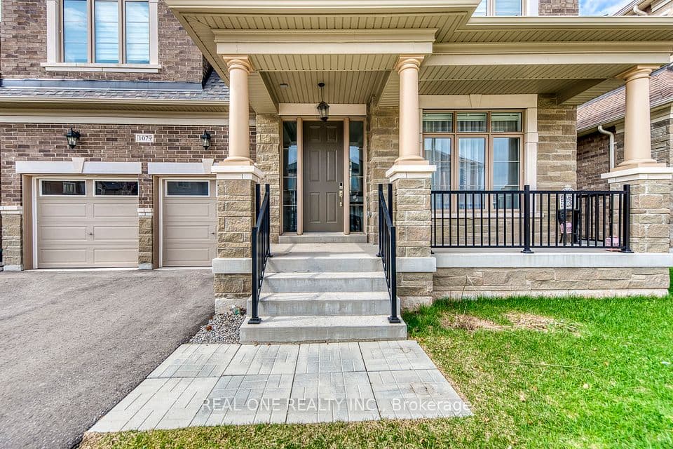1079 John Laird Circle, Oakville, ON L6H 3R5 – photo 2