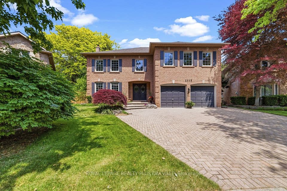 1113 Valleywood Court, Oakville, ON L6M 2C4 – main photo