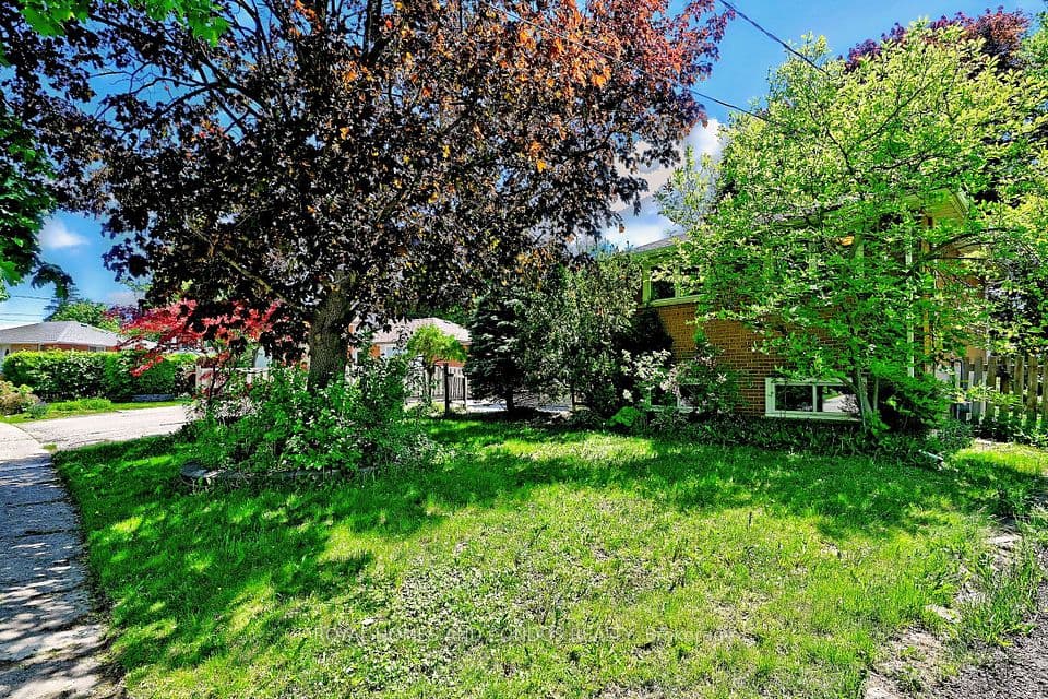 6 Raylawn Crescent, Halton Hills, ON L7G 4M5 – photo 2