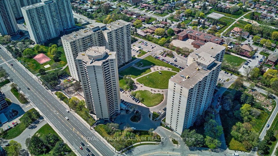 330 Dixon Road 408, Toronto, ON M9R 1S9 – main photo