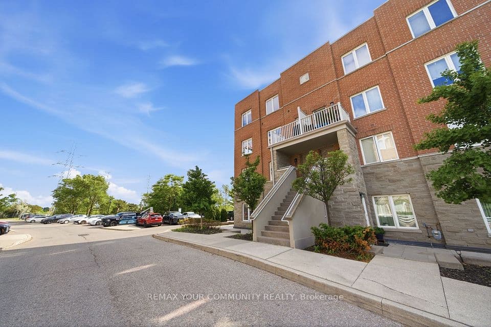 35 Richgrove Drive 204, Toronto, ON M9R 0A3 – photo 3