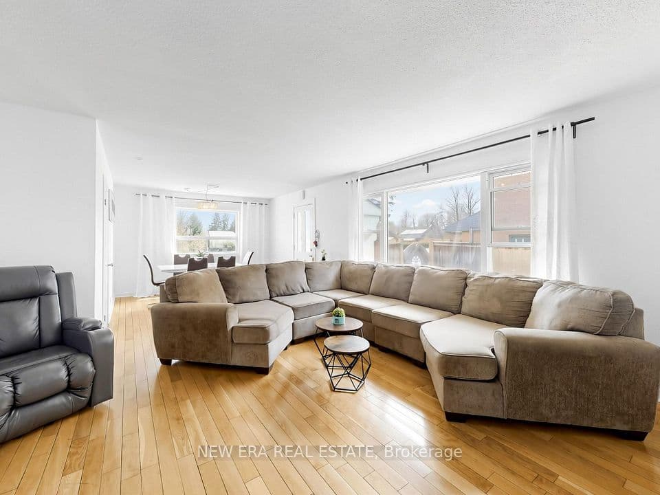 4246 Bloor Street W, Toronto, ON M9C 1Z7 – photo 3
