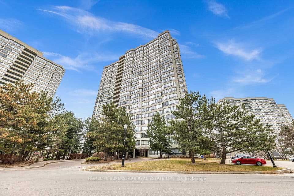 24 Hanover Road 907, Brampton, ON L6S 5K8 – main photo