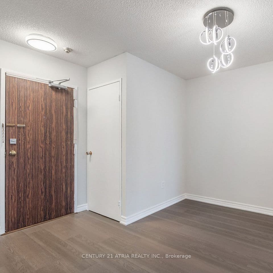 17 Knightsbridge Road E 506, Brampton, ON L6T 3X9 – photo 3