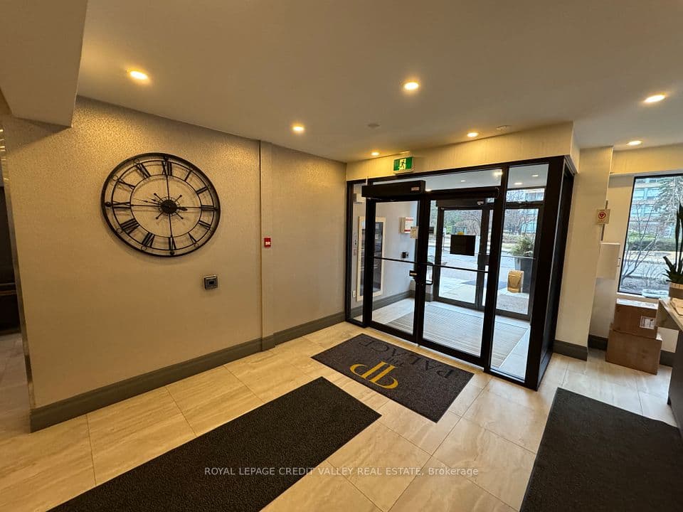 1270 MAPLE CROSSING Boulevard 704, Burlington, ON L7S 2J3 – photo 3