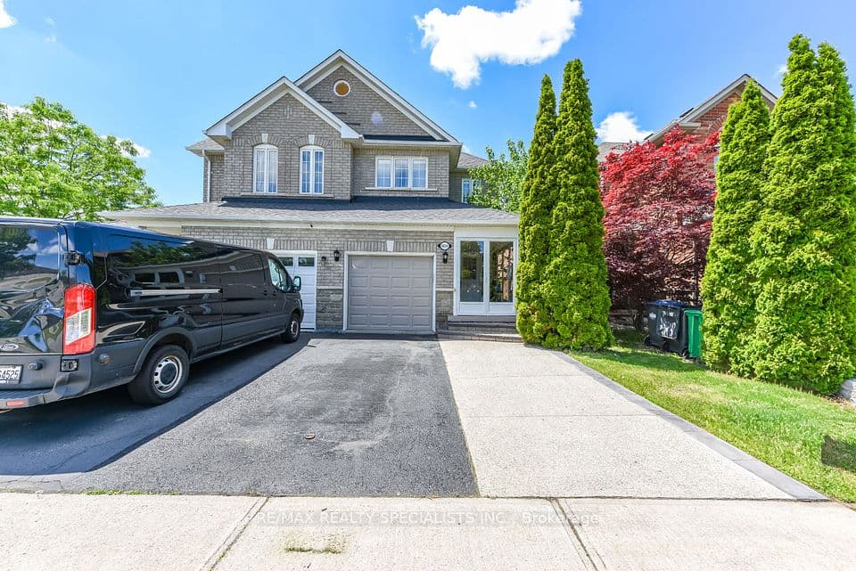 5624 Freshwater Drive, Mississauga, ON L5M 7N1 – main photo