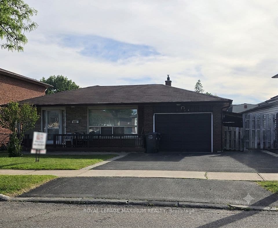 4254 Brandon Gate Drive, Mississauga, ON L4T 3K4 – main photo