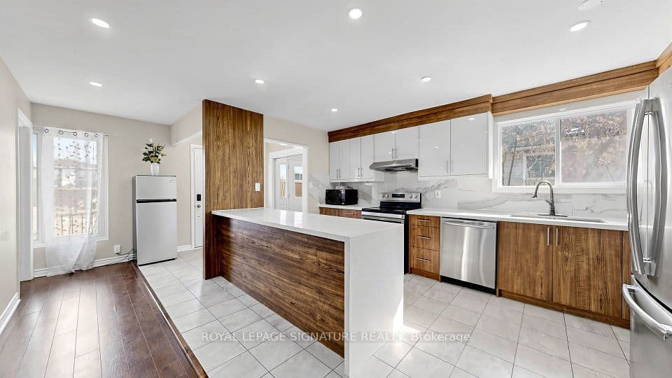 15 Gainsborough Road, Brampton, ON L6S 1X2 – photo 2