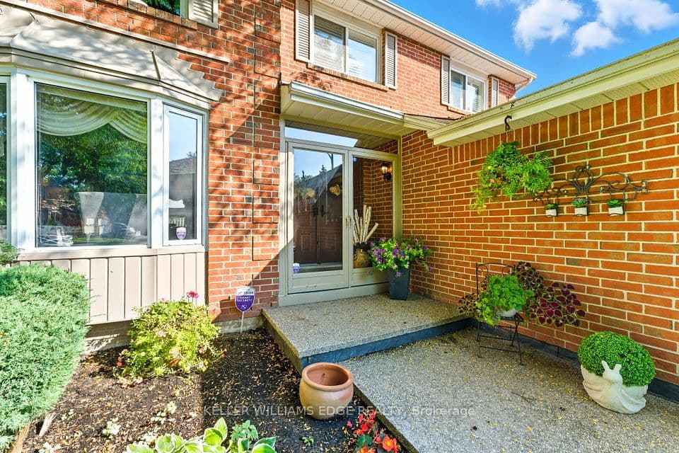 3043 Vanderbilt Road, Mississauga, ON L5N 4W8 – photo 2
