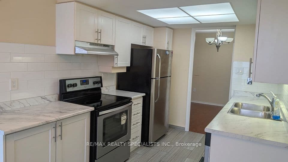 20 Cherrytree Drive 505, Brampton, ON L6Y 3V1 – photo 2