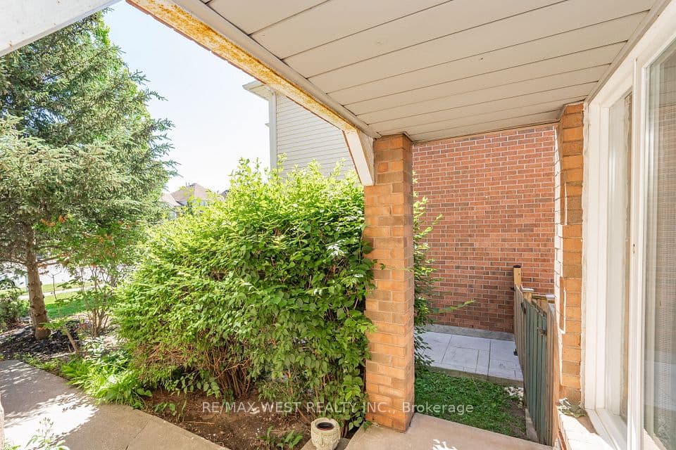 1216 Leewood Drive, Oakville, ON L6M 3B3 – photo 3