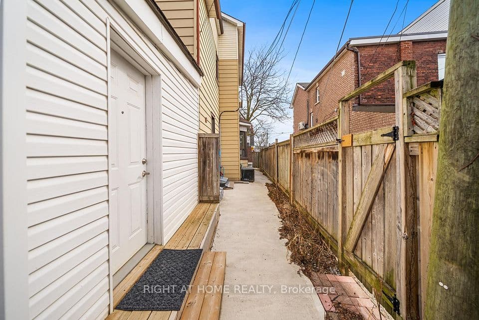 134 Millicent Street, Toronto, ON M6H 1W4 – photo 3