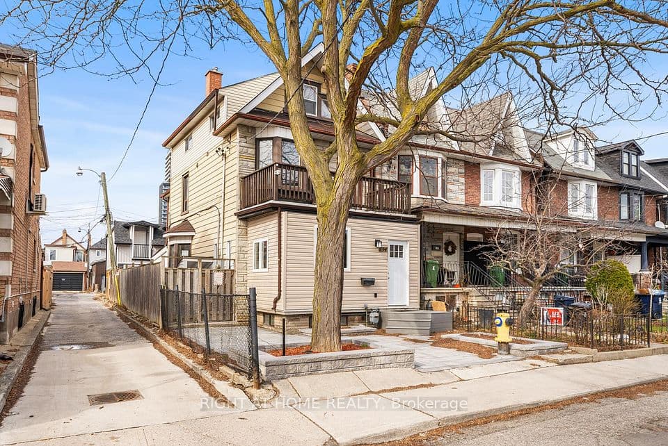 134 Millicent Street, Toronto, ON M6H 1W4 – main photo