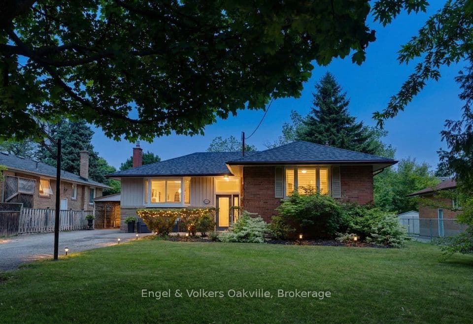 465 Fourth Line, Oakville, ON L6L 5A6 – main photo