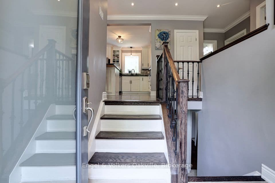 465 Fourth Line, Oakville, ON L6L 5A6 – photo 3
