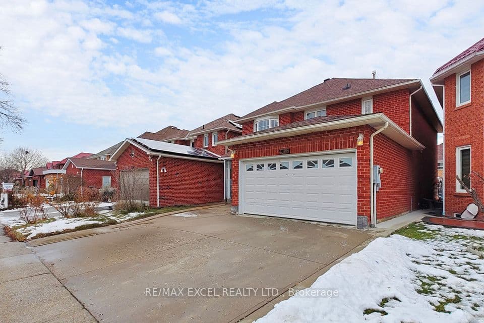 4388 Guildwood Way, Mississauga, ON L5R 2A4 – main photo