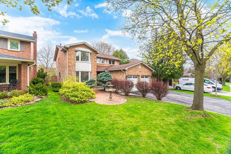 1004 Roxborough Drive, Oakville, ON L6M 1E3 – photo 3