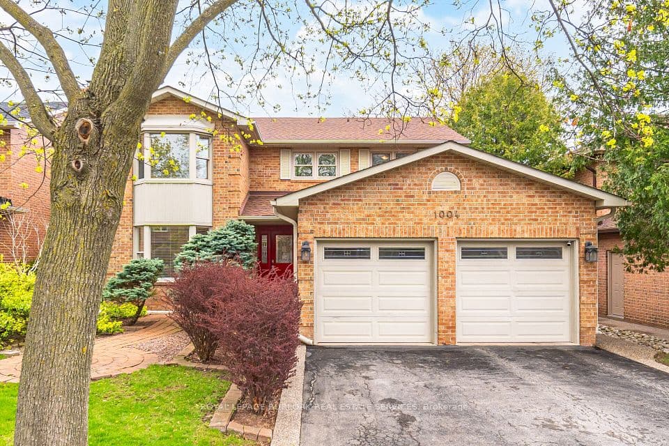 1004 Roxborough Drive, Oakville, ON L6M 1E3 – main photo