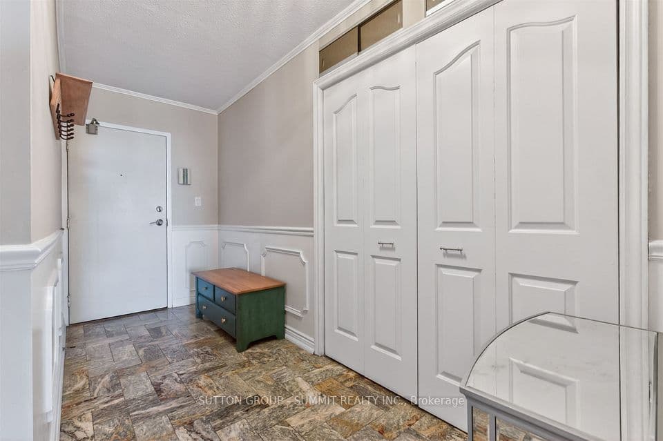 1535 LAKESHORE Road E 1606, Mississauga, ON L5E 3E2 – photo 2