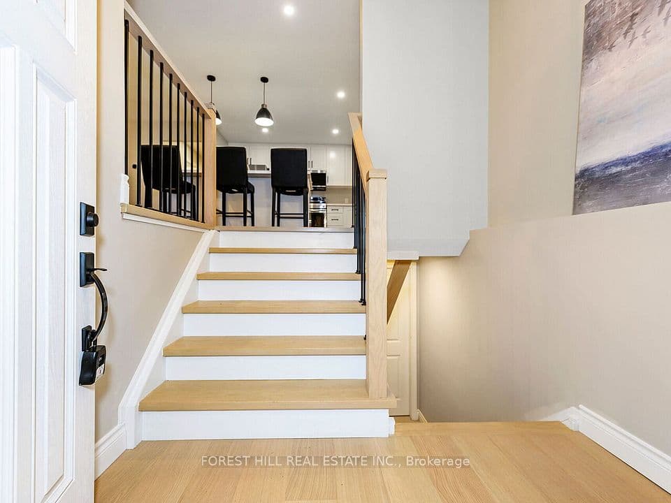 6921 Avila Road, Mississauga, ON L5N 1R9 – photo 3
