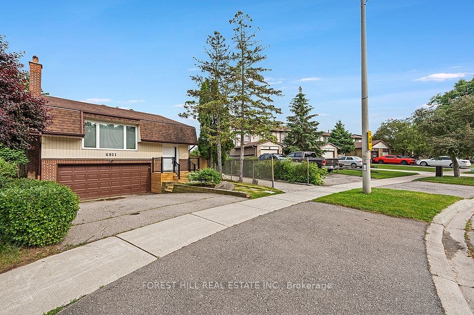 6921 Avila Road, Mississauga, ON L5N 1R9 – photo 2