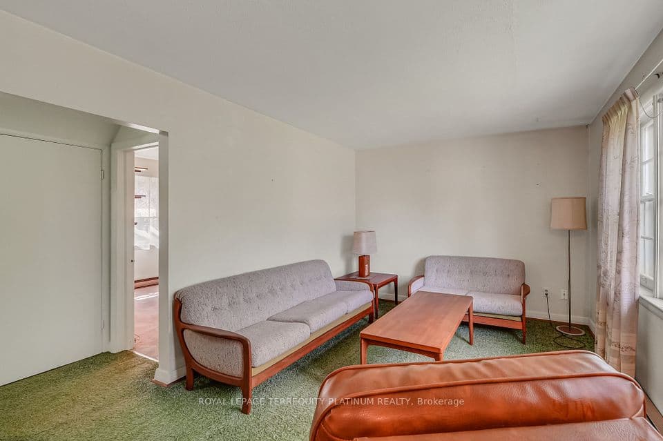 4 Sunray Crescent, Toronto, ON M3M 2C5 – photo 2