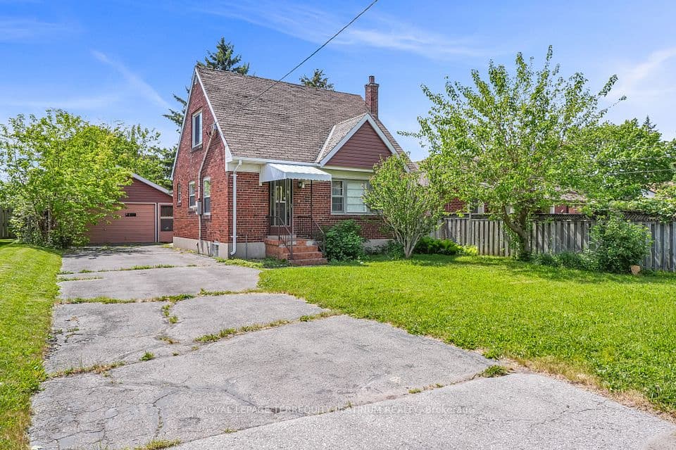 4 Sunray Crescent, Toronto, ON M3M 2C5 – main photo