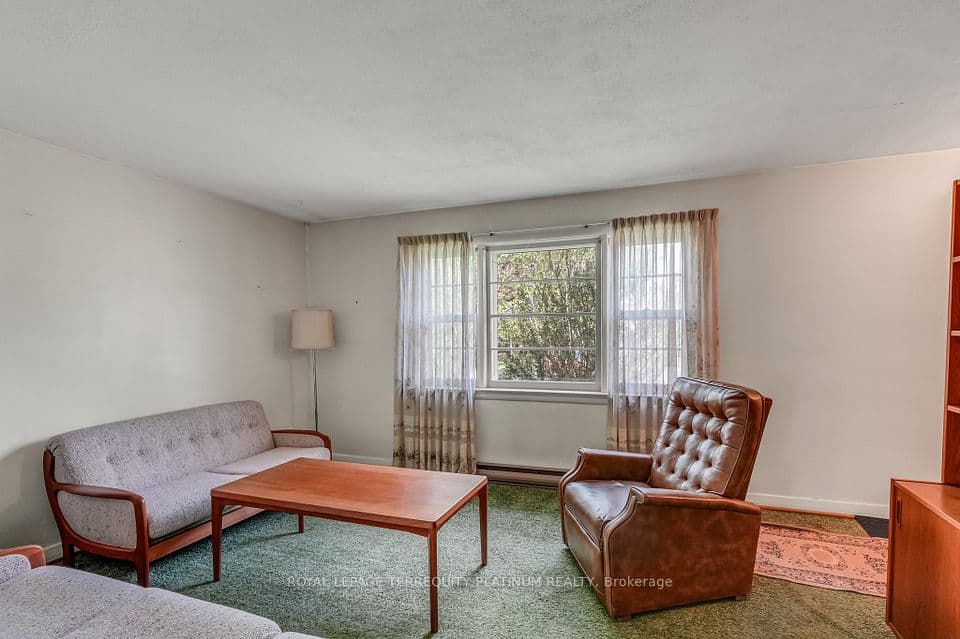 4 Sunray Crescent, Toronto, ON M3M 2C5 – photo 3