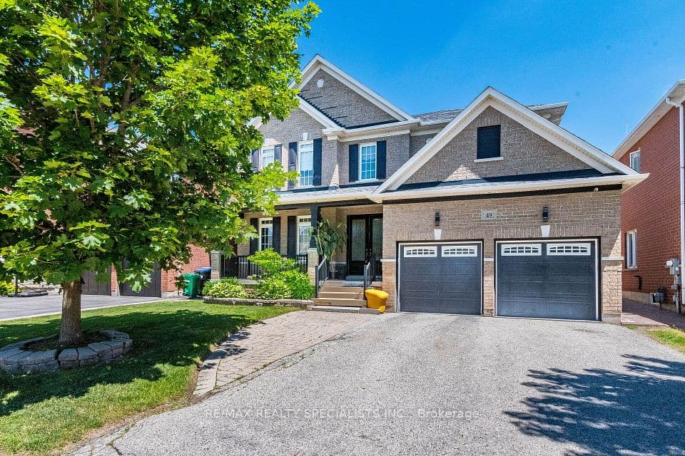 49 Maisonneuve Boulevard, Brampton, ON L6P 1Y7 – main photo