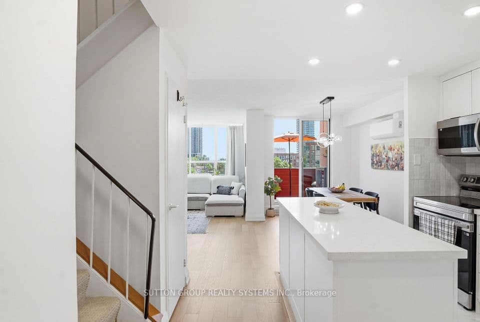 60 Southport Street 304, Toronto, ON M6S 3N4 – photo 2
