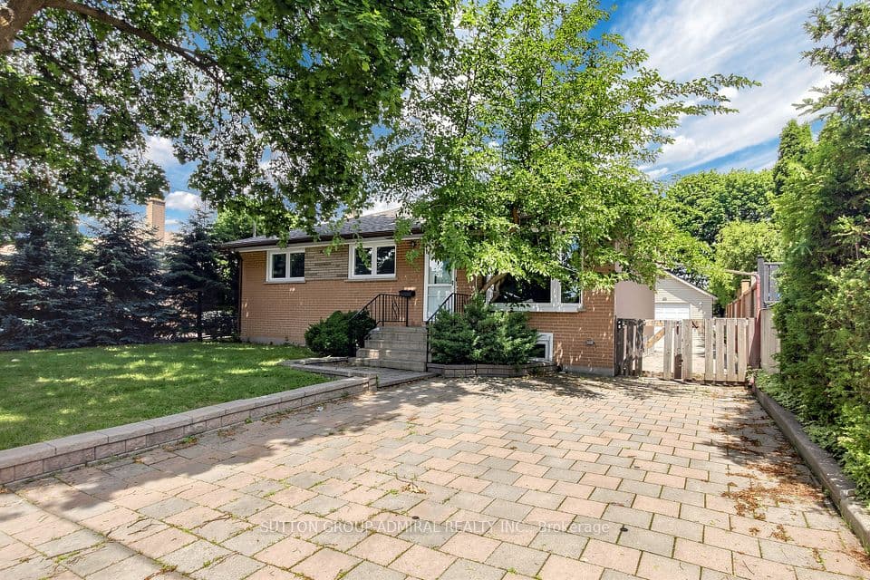 34 Paragon Road, Toronto, ON M9R 1J8 – photo 2