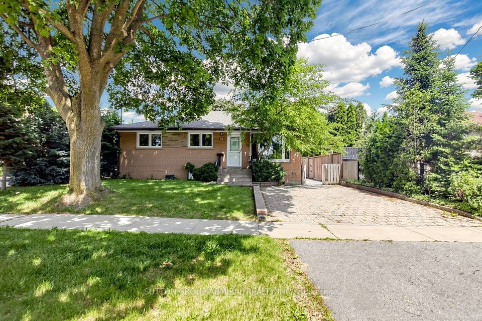 34 Paragon Road, Toronto, ON M9R 1J8 – main photo