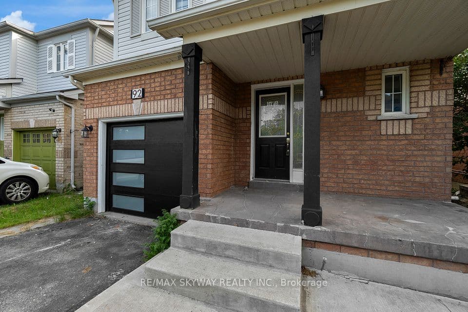 92 Charleswood Circle, Brampton, ON L7A 1Z1 – photo 3