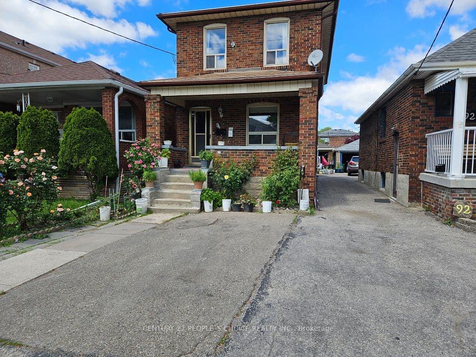 94 Ypres Road, Toronto, ON M6M 1P3 – main photo