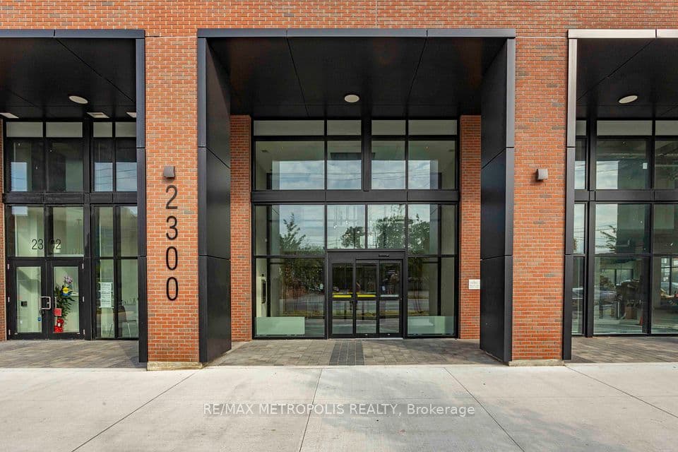 2300 St Clair Avenue W 308, Toronto, ON M6N 0B3 – photo 2