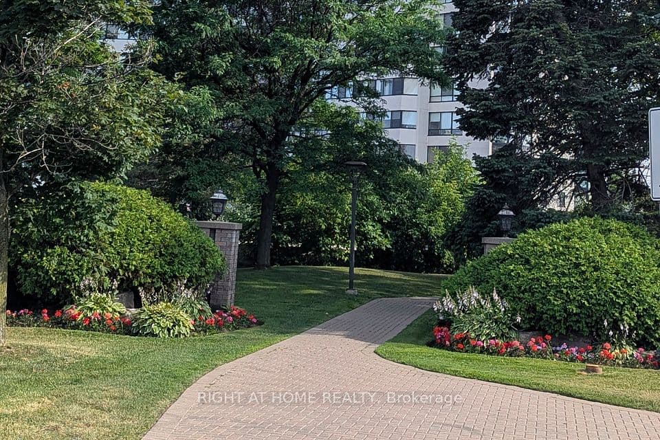 1360 Rathburn Road E 1603, Mississauga, ON L4W 4H4 – photo 2