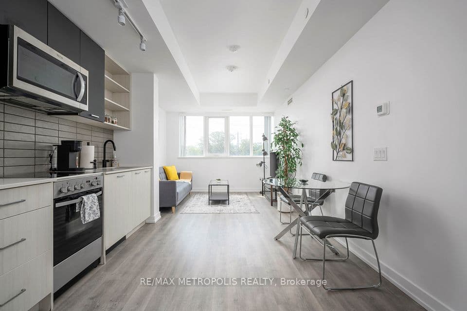 2300 St Clair Avenue W 307, Toronto, ON M6N 0B3 – photo 3